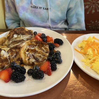 Another Broken Egg Cafe - Cinnamon roll French toast - Breakfast & Brunch Near Me - Pearland, Texas Another Broken Egg Cafe - Cinnamon roll French toast - Breakfast & Brunch Near Me - Pearland, Texas