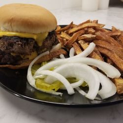 Bubba Q's - Saturday Night double cheese burger. DEEEEEESUNT!!