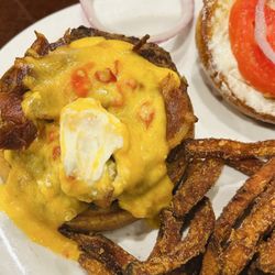 Goodfellas Grill & Bar - Pimento burger