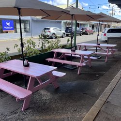 Kenna’s Kitchen - Outdoor seating