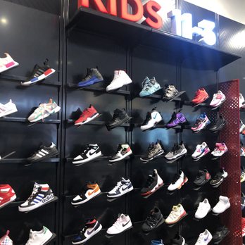 Footlocker - Shoe Stores Near Me - Las Vegas, Nevada