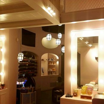 Maniboo - As mentioned on my review the place is beautifully decorated and cozy. - Nail Salons Near Me - Florence, FI