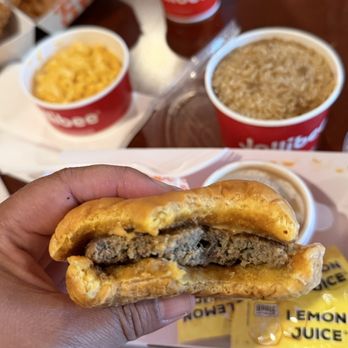 Jollibee - Yumburger - Fast Food Near Me - San Jose, California