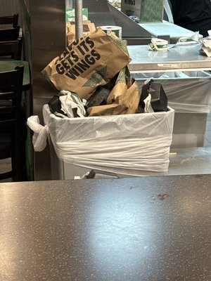 Wingstop by null