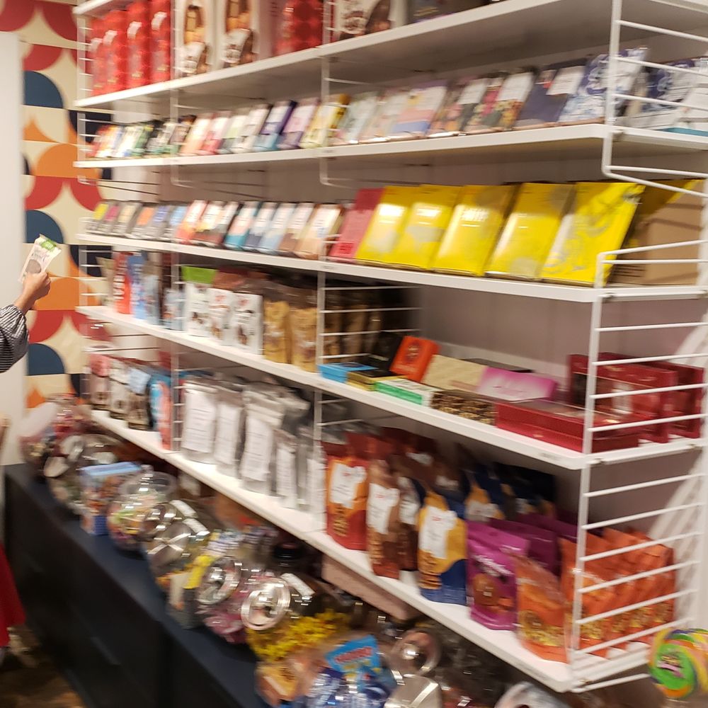Cocoa & Candy - Shelves - Chocolatiers & Shops Near Me - Studio City, California
