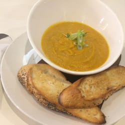 Café Discovery - Creamy pumpkin soup