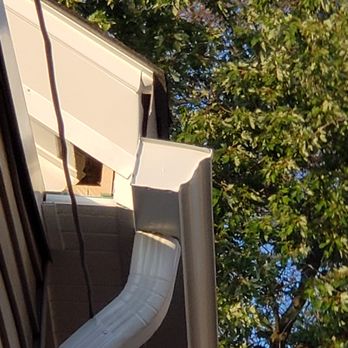 Feldco - Exposed wood and open soffits and drip edge that isn't flush to capping - Windows Installation Near Me - Des Plaines, Illinois Feldco - Exposed wood and open soffits and drip edge that isn't flush to capping - Windows Installation Near Me - Des Plaines, Illinois