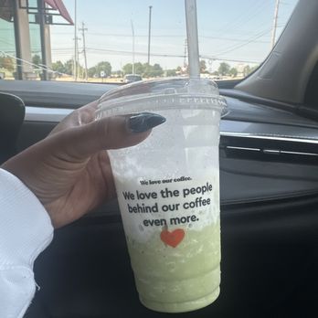 Biggby Coffee - Honey Cinnamon Vanilla Creme Freeze Frozen Matcha Latte - Coffee & Tea Near Me - Cordova, Tennessee
