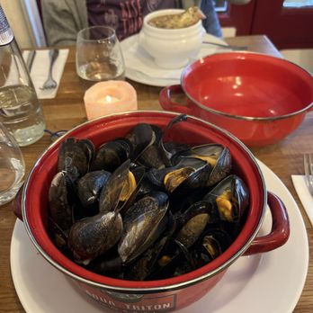 Les Brassins - Moules au vin blanc and onion soup - Brasseries Near Me - Ixelles, BRU