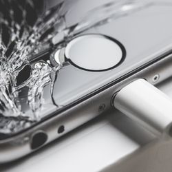iFix.at - Wir von iFix.at sorgen dafür, dass ihr iPhone iPad oder Smartphone schnell und fachgerecht repariert wird. Besuchen Sie uns noch heute!