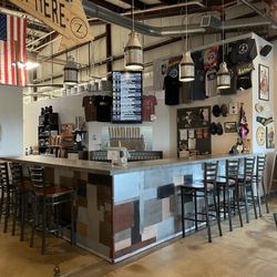 Zymurcracy Beer Company - The bar