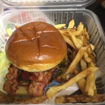 Chili's - Bacon cheeseburger takeout - Tex-Mex Near Me - Auburndale, Florida