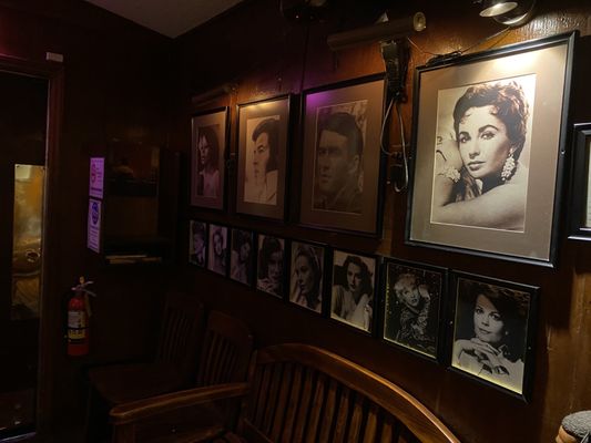 Beef 'N Bottle Steakhouse by null
