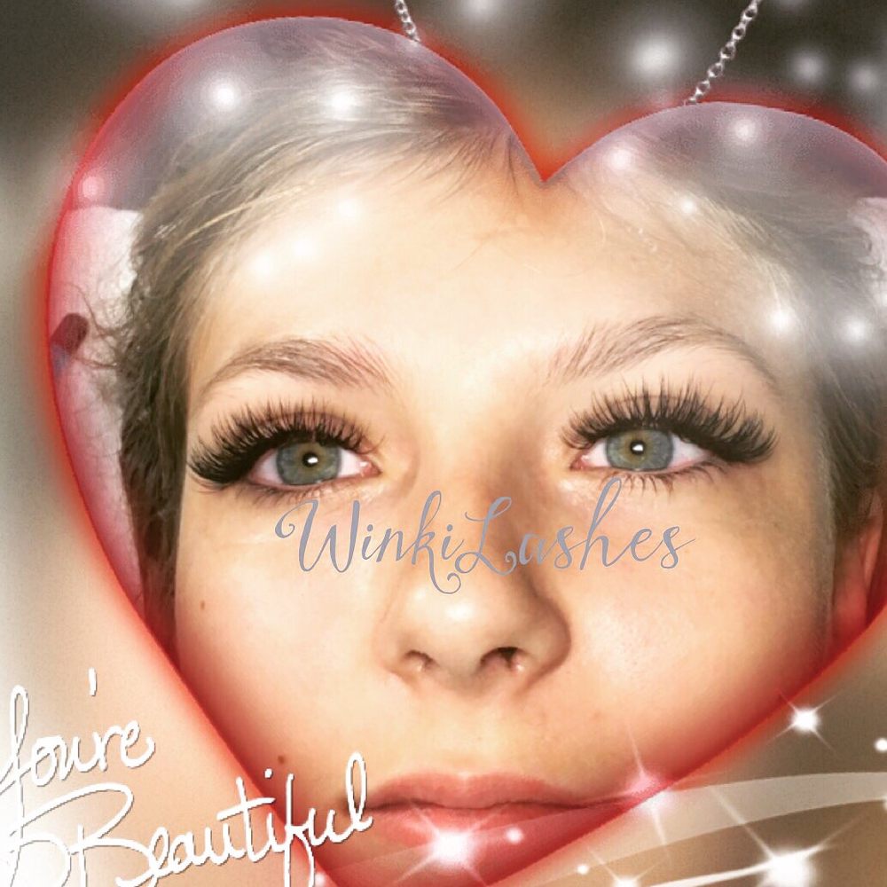 Wink iLashes Logo