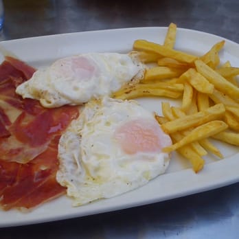 Totana - Huevos fritos con jamón - Spanish Near Me - Valencia, V