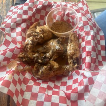 Mackenzie Pub - wings - Pubs Near Me - Minneapolis, Minnesota