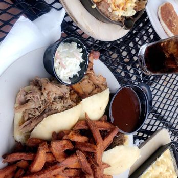 Puckett's Restaurant - Left is the piggy Mac and right is the Puckett 's BBQ Sliders - Pork , Chicken or Brisket with a side of skillet Mac - Barbeque Near Me - Franklin, Tennessee Puckett's Restaurant - Left is the piggy Mac and right is the Puckett 's BBQ Sliders - Pork , Chicken or Brisket with a side of skillet Mac - Barbeque Near Me - Franklin, Tennessee