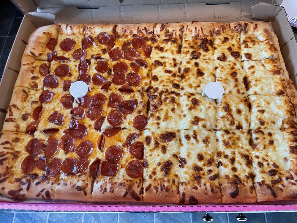 Salvatore's Old Fashioned Pizzeria Logo
