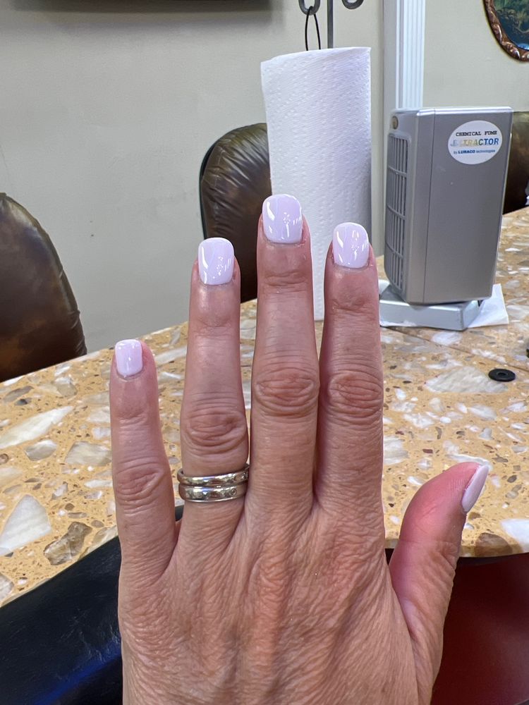 Glamour Nails Logo