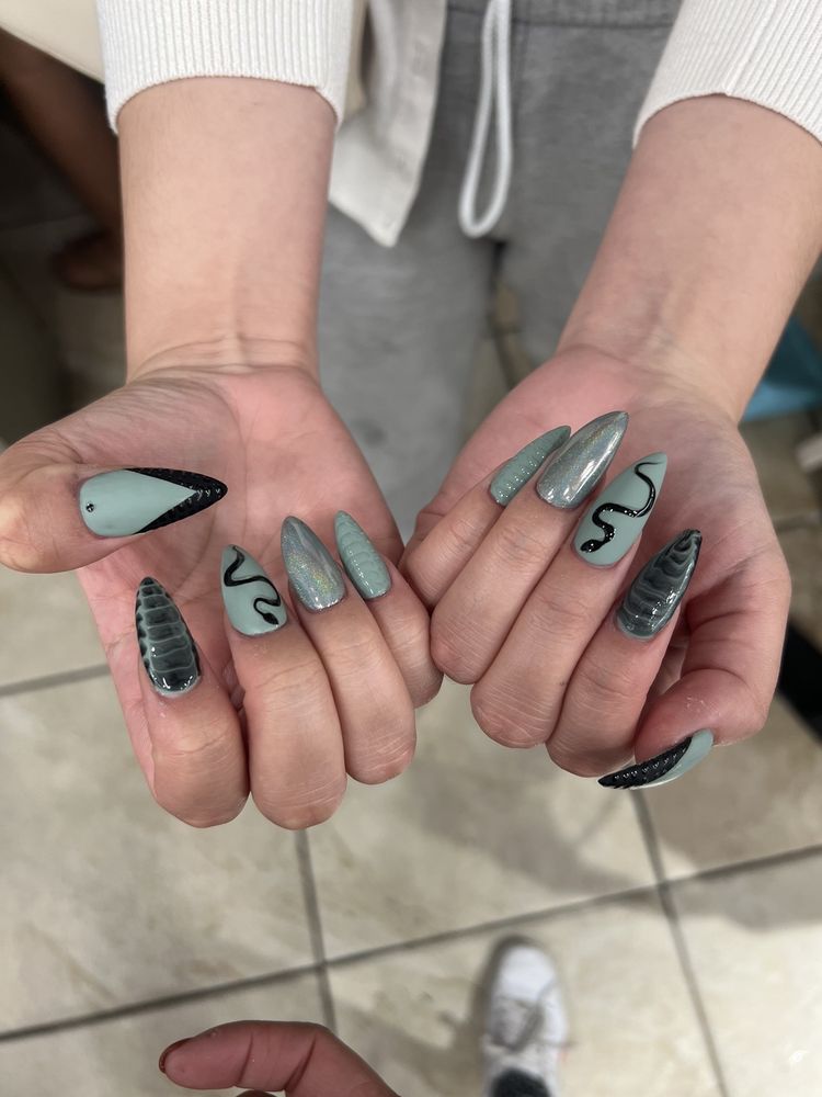 HAPPINESS NAILS AND SPA Updated August 2024 112 Photos & 103