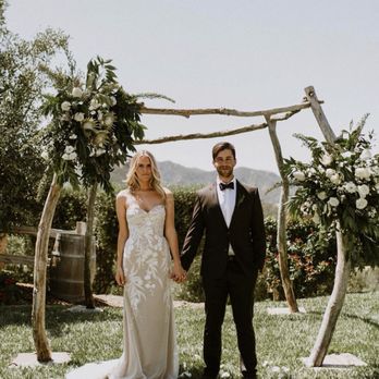 Maximum Bloomage - Malibu Wedding - Florists Near Me Maximum Bloomage - Malibu Wedding - Florists Near Me