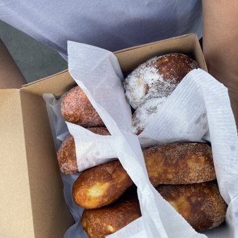 Leonard's Bakery - Variety of malasadas - Food Trucks Near Me - Kaneohe, Hawaii Leonard's Bakery - Variety of malasadas - Food Trucks Near Me - Kaneohe, Hawaii