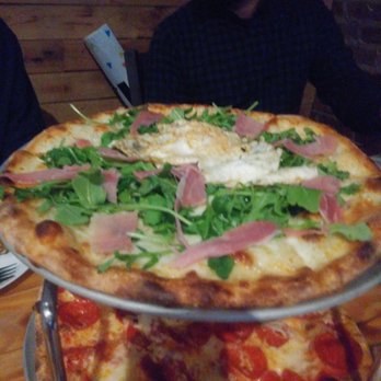Paulie's Brickhouse - Downtown pizza - Beer Bar Near Me - Jersey City, New Jersey