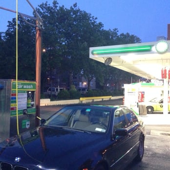 BP - $5 for 8 mins. Each quarter adds 30 seconds. Each dollar adds 2 mins. Takes $1 and $5 bills. No change. Ok! - Gas Stations Near Me - Woodside, New York