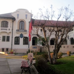 Casa de Cultura de Ñuñoa - En esta hermosa casona está la Corporación Cultural de Ñuñoa