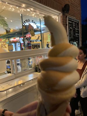 Little Gordo Creemee Stand by null