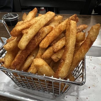 Brooklyn Dip And Burger - Cajun Fries - Burgers Near Me - Mineola, New York