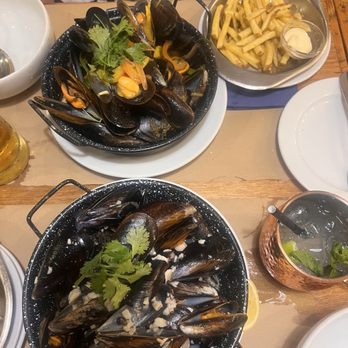 O Mexilhão - Drinks, mussels & chips - Seafood Near Me - Lagos, 08 O Mexilhão - Drinks, mussels & chips - Seafood Near Me - Lagos, 08