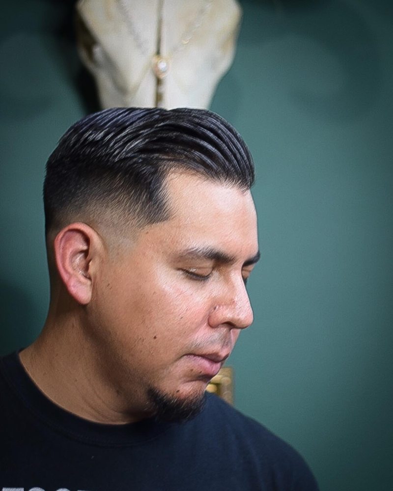 Barber Izzy DTLA Logo