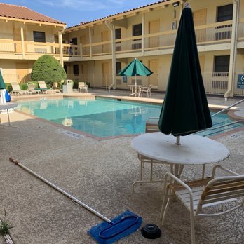 La Quinta Inn by Wyndham Abilene - Nice pool and courtyard, although closed due to COVID. - Hotels Near Me - Abilene, Texas