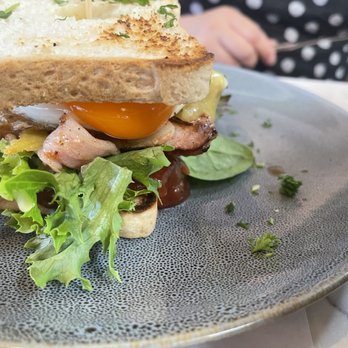 Hoppy's Cafe - Egg bacon relish sandwich - Breakfast & Brunch Near Me - Warrnambool, VIC