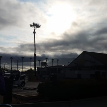 Redondo Beach - Overcast but cooler here than the city. Whew! - Beaches Near Me Redondo Beach - Overcast but cooler here than the city. Whew! - Beaches Near Me