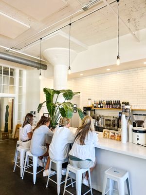 Billie's Grocery by null