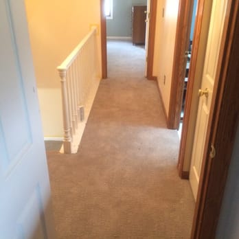 Ratliffs Flooring - Hallway connected to both bedrooms - Flooring Near Me - Fairborn, Ohio Ratliffs Flooring - Hallway connected to both bedrooms - Flooring Near Me - Fairborn, Ohio