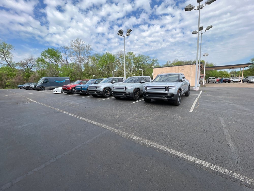 RIVIAN NASHVILLE SERVICE CENTER Updated June 2024 305 5th Ave N