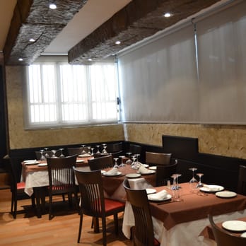 Cuarto y Mitad - Brasseries Near Me - Madrid, M Cuarto y Mitad - Brasseries Near Me - Madrid, M