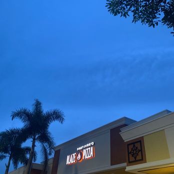 Blaze Pizza - Outside of Blaze Pizza - Salad Near Me - Boca Raton, Florida Blaze Pizza - Outside of Blaze Pizza - Salad Near Me - Boca Raton, Florida
