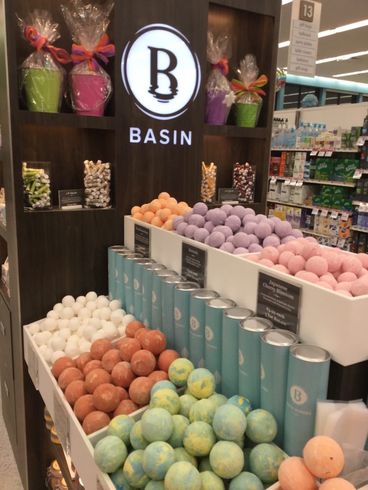 HYVEE FOOD STORES 12 Reviews Bakeries 20 Wilson Ave SW, Cedar