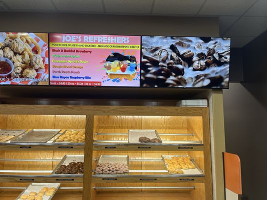 Joe's Cafe & Donuts & King Cakes by null