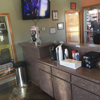 Kwik Kar Willow Bend - Customer hoodies area - Auto Repair Near Me - Plano, Texas Kwik Kar Willow Bend - Customer hoodies area - Auto Repair Near Me - Plano, Texas