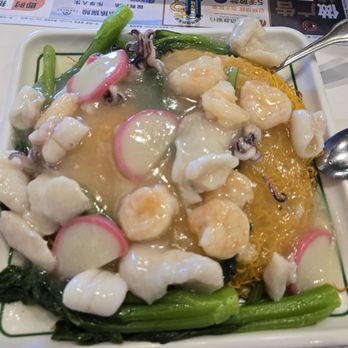 Hong Kong Cafe - Seafood chow mein - Hong Kong Style Cafe Near Me - Walnut, California