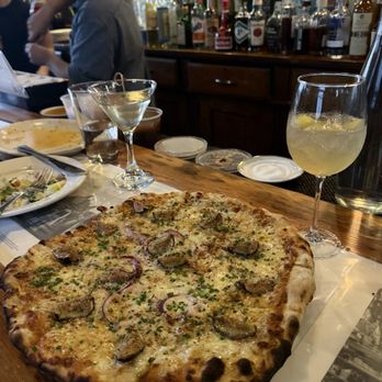 Little Donna’s - Smoked Gouda and fig pizza - Pizza Near Me - Baltimore, Maryland Little Donna’s - Smoked Gouda and fig pizza - Pizza Near Me - Baltimore, Maryland
