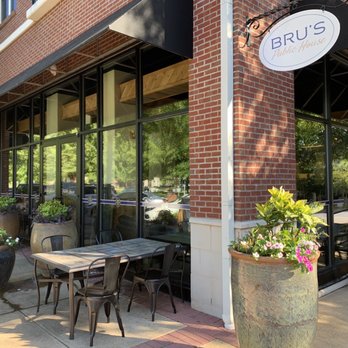 Bru's Public House - tables and chairs outside - Beer Bar Near Me - Raleigh, North Carolina Bru's Public House - tables and chairs outside - Beer Bar Near Me - Raleigh, North Carolina