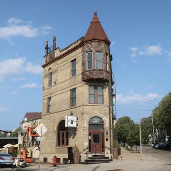Tauro Cocina - Quaint corner storefront in a historic building. - Italian Near Me - Milwaukee, Wisconsin Tauro Cocina - Quaint corner storefront in a historic building. - Italian Near Me - Milwaukee, Wisconsin