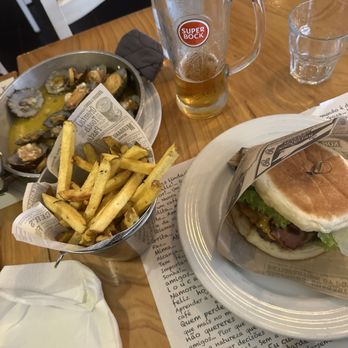 Caffe 5 - Fries are fresh cut great seasoning! Awesome! - Cafes Near Me - Madalena, 20 Caffe 5 - Fries are fresh cut great seasoning! Awesome! - Cafes Near Me - Madalena, 20
