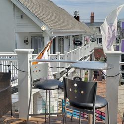 Sea Dragon Cocktail Lounge